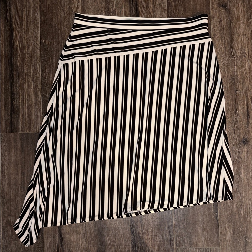 Roz & Ali Asymmetrical Black and White Striped Skirt